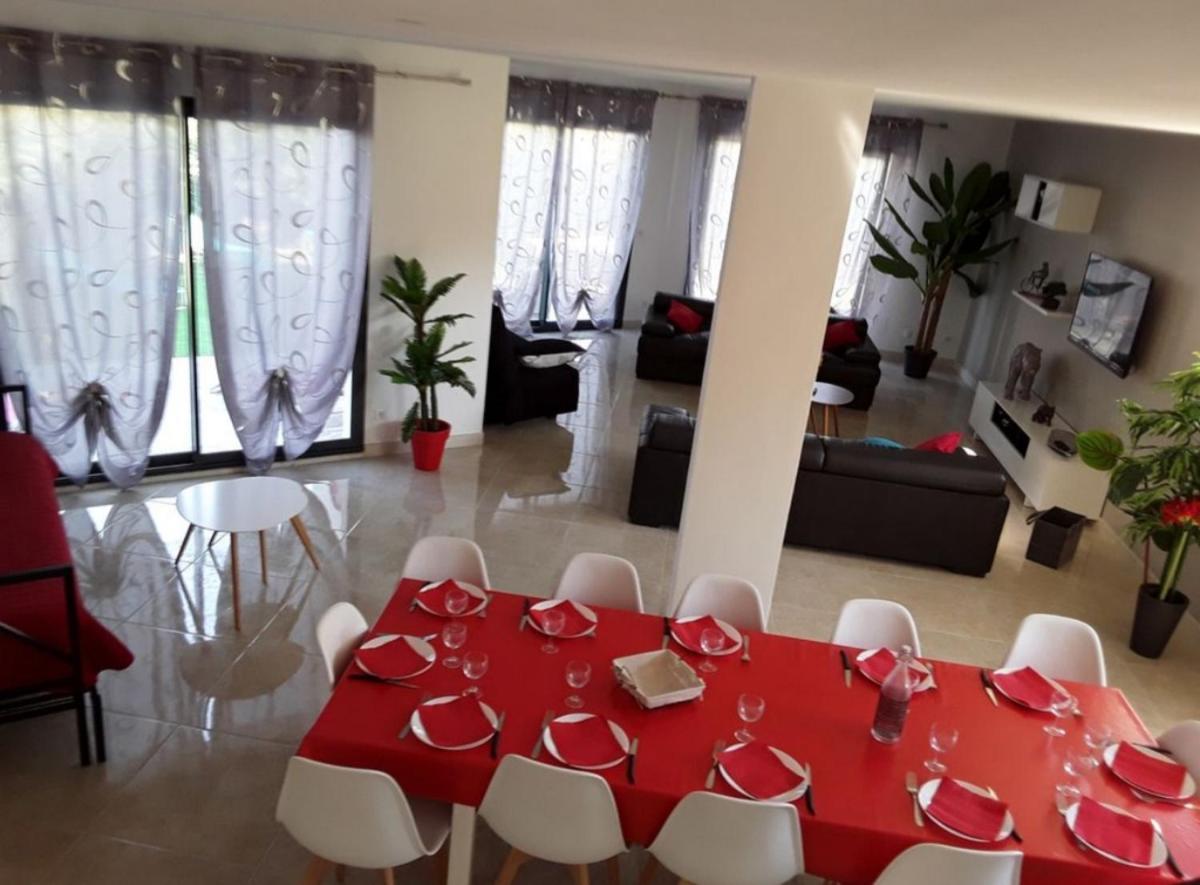 Villa En Bord De Plage セット エクステリア 写真